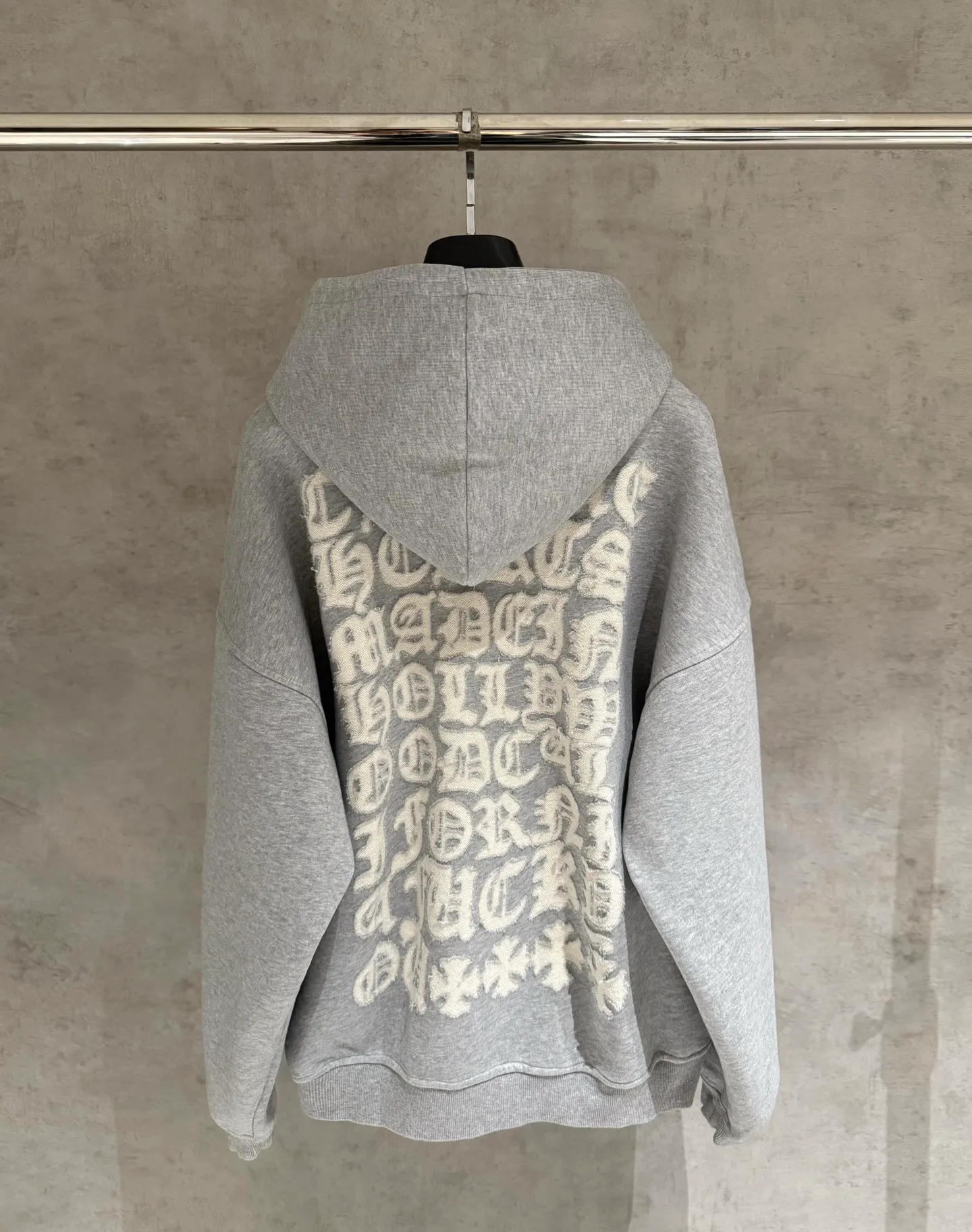 🅿️380 [Strict quality control] CH Croixin's new long-sleeved hooded sweatshirt. The fabric is made of heavy 480g double yarn fabric. The whole garment is washed. The front and rear panels are laser burned. The ready-to-wear wash is loose. The fabric is stiff and stylish. It does not deform or shrink. Color: black, white, floral gray. Size: M-2xl